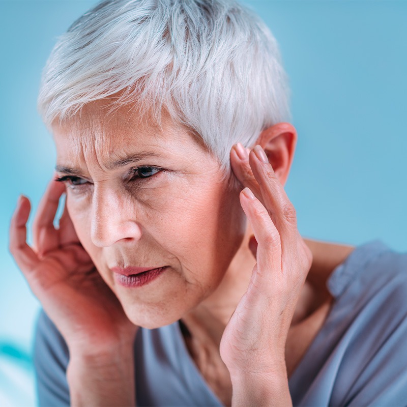 Tendez l’oreille, les aides auditives